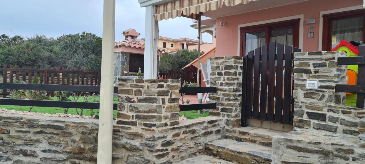 Villetta Giulia Fronte Mare Стинтино Екстериор снимка