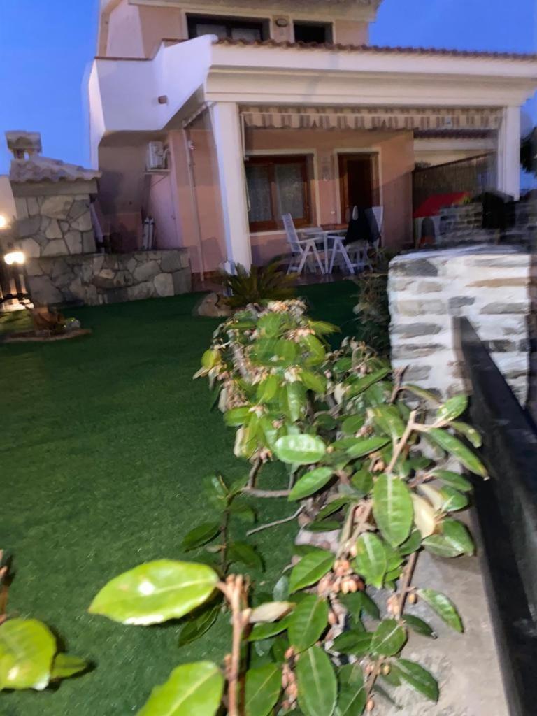 Villetta Giulia Fronte Mare Стинтино Екстериор снимка