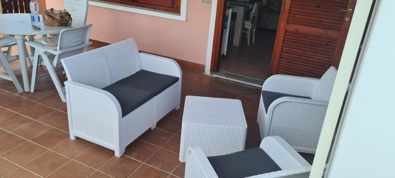Villetta Giulia Fronte Mare Стинтино Екстериор снимка
